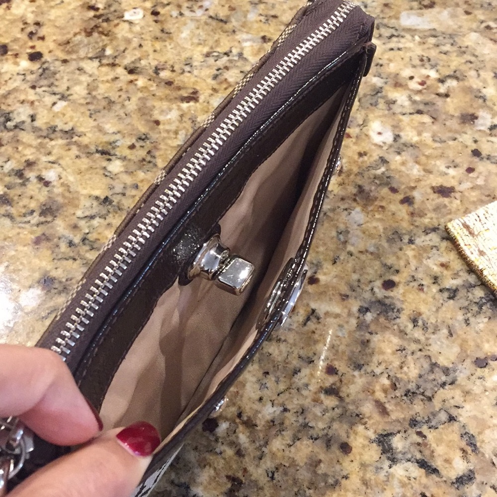 Coach wristlet - Picture 6 of 6